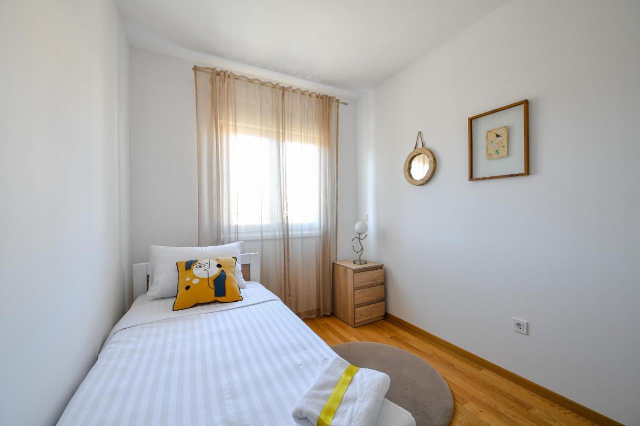 Spacious Apartment Nero With Free Parking Zara Esterno foto