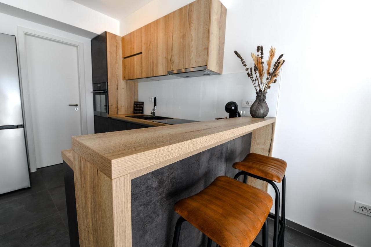 Spacious Apartment Nero With Free Parking Zara Esterno foto